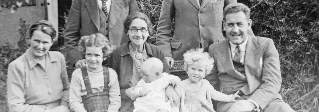 Hidden Ties, Inner Voices: Family Constellations & Mind Systems in Action